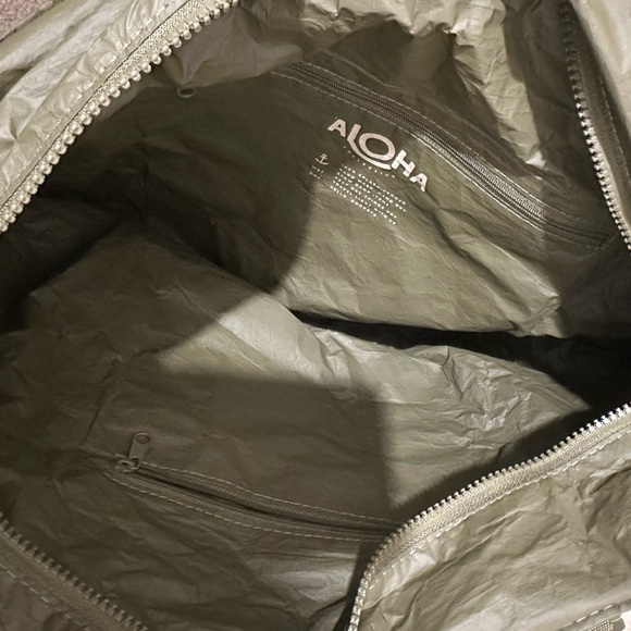 Aloha Collection Daytripper Tote - Picture 3 of 4